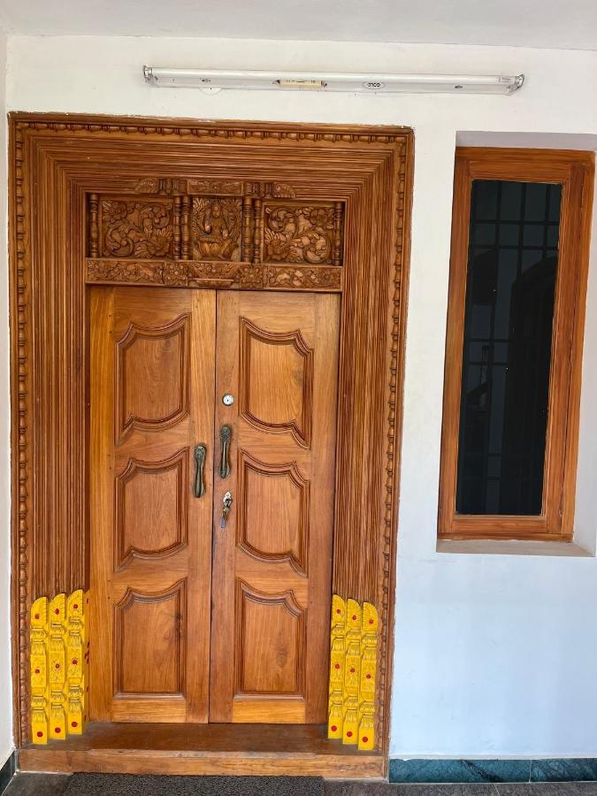 Tulip Villa 3Bhk 2Bhk And 1Bhk Located Near Chunnambar Boat House And Paradise Beach Purnankuppam Exterior photo